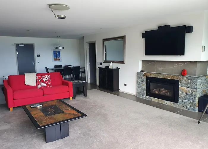 Downtown Queenstown Apartment